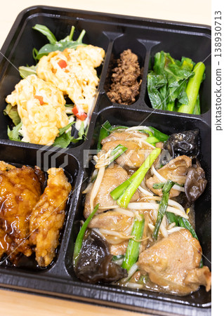 美味的中國菜,如韭菜炒肝 美味的中國菜,如韭菜炒肝 138930713