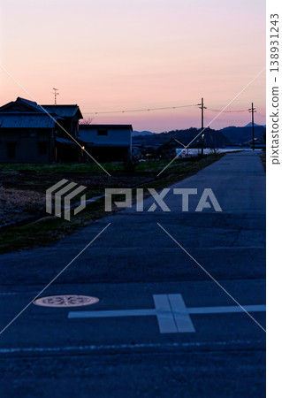 Country road and sunset 138931243