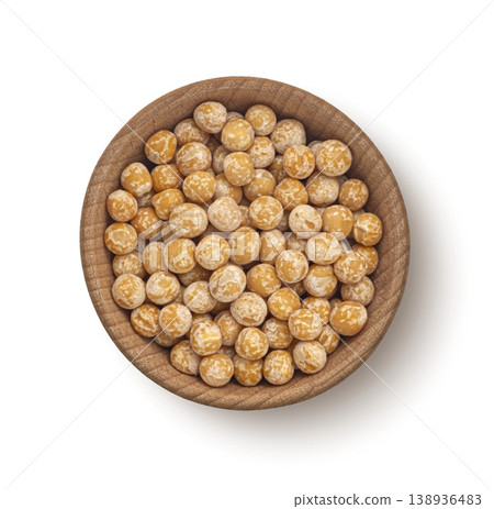 Yellow dried peas isolated on white background, top view, full depth of field 138936483