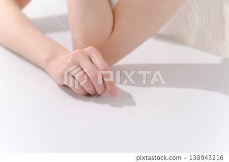 女人的手部特寫 138943216