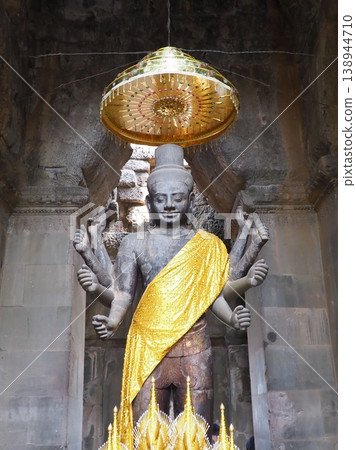 Angkor Wat Vishnu statue Angkor Wat Vishnu statue 138944710