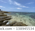 沖繩清澈見底的海水和嶙峋的海岸線：自然景觀。 138945534