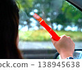 用於在洪水等情況下從車內逃生的錘子 138945638