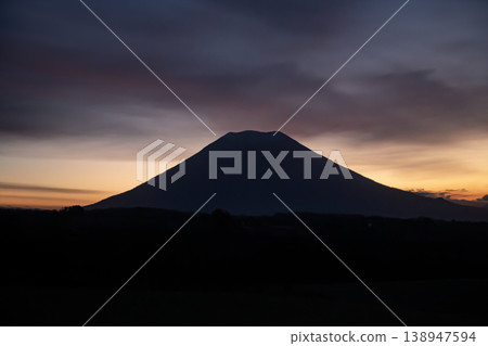 羊蹄山等待日出 羊蹄山等待日出 138947594