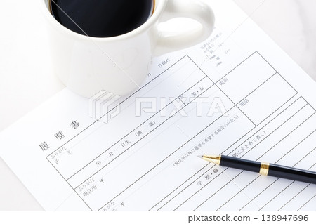 Resume - Image of preparing a resume while drinking coffee for job hunting (job hunting) Resume - Image of preparing a resume while drinking coffee for job hunting (job hunting) 138947696