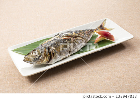 鹽烤竹莢魚 鹽烤竹莢魚 138947818