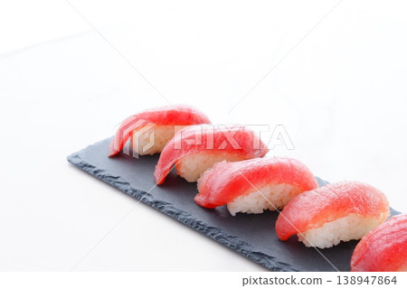 Tuna nigiri sushi - Nigiri sushi made with the freshest tuna, raw tuna nigiri 138947864