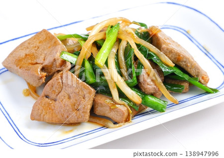Liver and Chives Stir-fry - If you're looking for a healthy dish using plenty of pork liver, try liver and chives stir-fry. 138947996