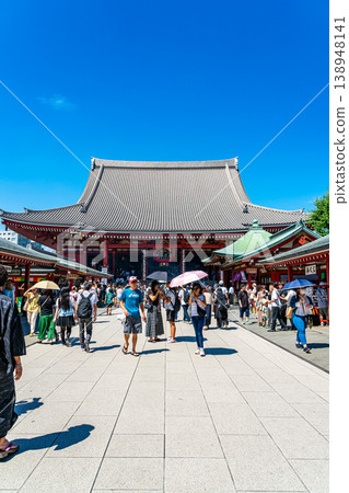 【東京】夏日藍天下的淺草寺正殿 【東京】夏日藍天下的淺草寺正殿 138948141