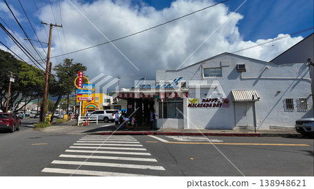 Leonard's Bakery, a popular malasada shop in Hawaii. 138948621