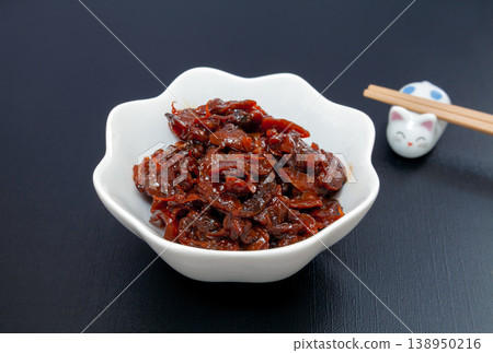 Clams simmered in soy sauce [black background] 138950216