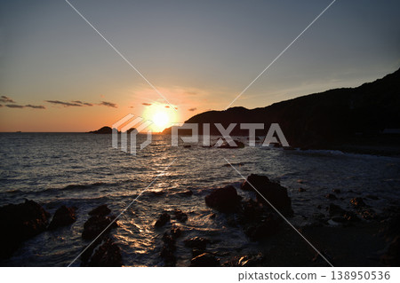 米羅津海灘的日落 [和歌山縣須佐見町] 138950536