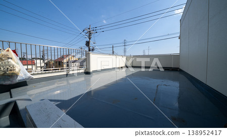 Waterproofing work done on the roof 138952417
