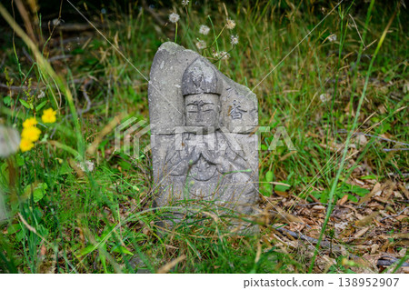 歷史遺址中的地藏菩薩像 歷史遺址中的地藏菩薩像 138952907