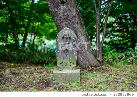 歷史遺址中的地藏菩薩像 歷史遺址中的地藏菩薩像 138952909