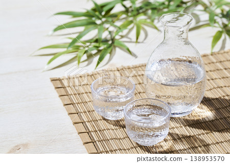 Summer image of Japanese sake 138953570