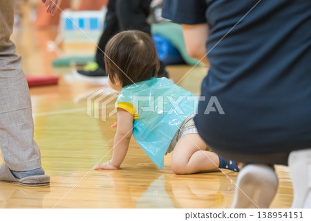 [Nursery school sports day obstacle course] 138954151