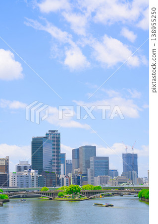 [Osaka Prefecture] Nakanoshima as seen from Tenmabashi in June 138955250
