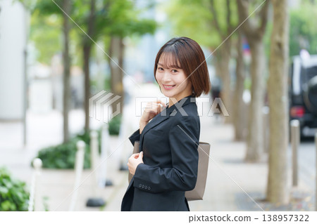 商務女性戶外 138957322