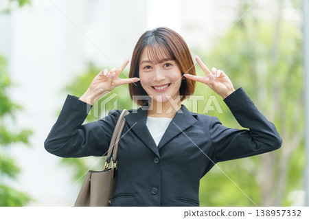 商業、女性、戶外活動、和平 138957332
