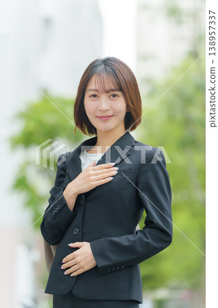 商務女性戶外 138957337