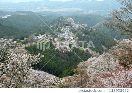 Cherry blossoms at Yoshino Mountain, part of the World Heritage Site "Sacred Sites and Pilgrimage Routes in the Kii Mountain Range". 138958932