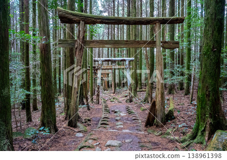 高岩神社入口處的鳥居(南島原市) 高岩神社入口處的鳥居(南島原市) 138961398