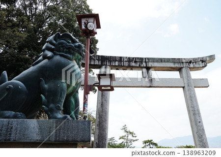 嚴島神社的鳥居(廣島縣初日市) 嚴島神社的鳥居(廣島縣初日市) 138963209