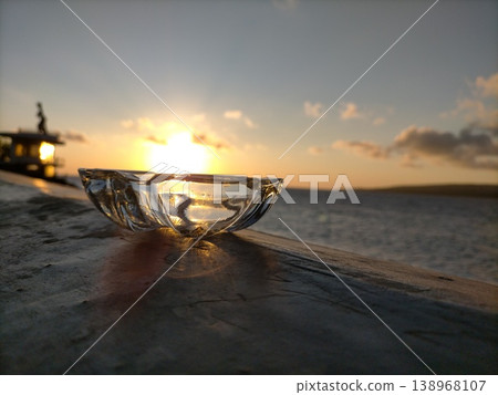 Coral ocean sunset Coral ocean sunset 138968107