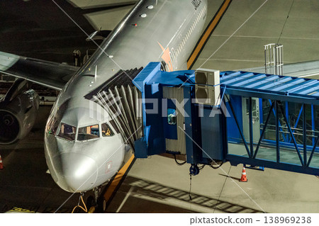 Aircraft, airport, night view, boarding bridge, airplane, parked aircraft, Japan, airport facilities, transportation, infrastructure 138969238