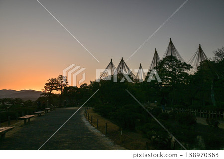 冬日清晨,兼六園的景色 冬日清晨,兼六園的景色 138970363