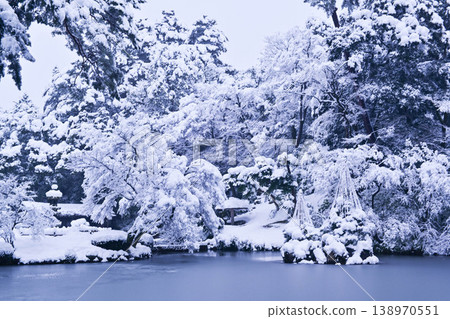 雪景美麗的兼六園 雪景美麗的兼六園 138970551