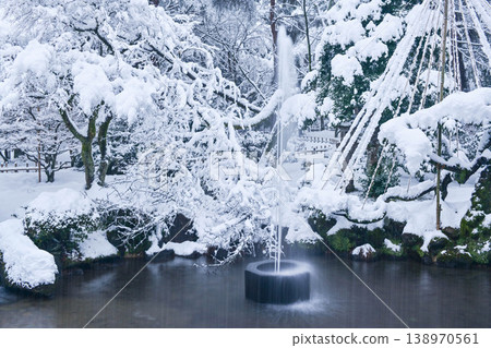 雪景美麗的兼六園 雪景美麗的兼六園 138970561