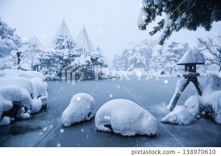 雪景美麗的兼六園 雪景美麗的兼六園 138970610