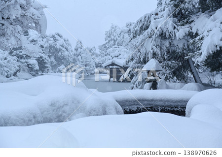 雪景美麗的兼六園 雪景美麗的兼六園 138970626
