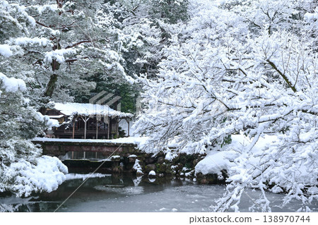 雪景美麗的兼六園 雪景美麗的兼六園 138970744