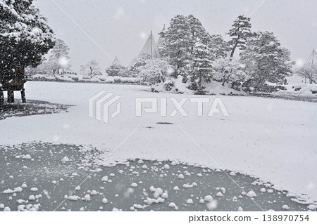 雪景美麗的兼六園 雪景美麗的兼六園 138970754
