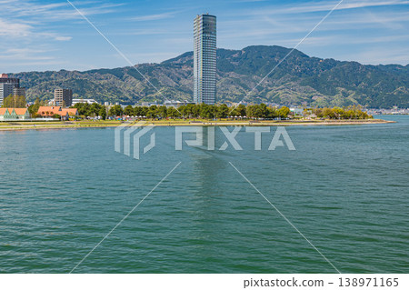 黃昏時分的琵琶湖岸線,大津市 黃昏時分的琵琶湖岸線,大津市 138971165