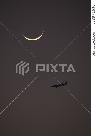 Crescent Moon  138971630
