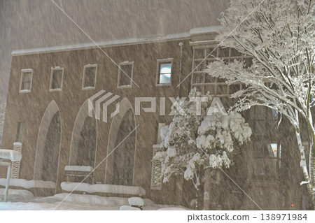 金澤市中心下雪了 金澤市中心下雪了 138971984