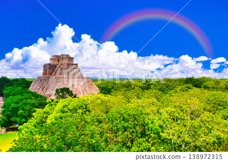 The breathtaking scenery of Uxmal, the remnants of a Mayan dream. 138972315