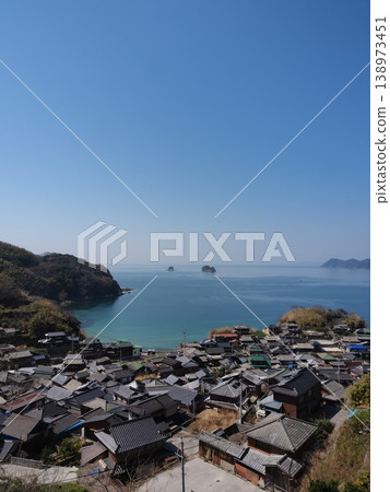The Shiraida district of Nagashima. Roofs overlap over the harbor (Kaminoseki Town, Yamaguchi Prefecture) The Shiraida district of Nagashima. Roofs overlap over the harbor (Kaminoseki Town, Yamaguchi Prefecture) 138973451