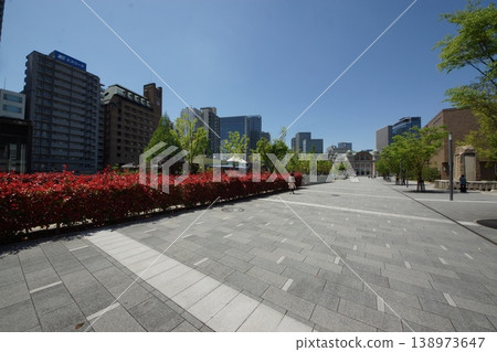 Nakanoshima Park, in front of Naniwabashi Station Nakanoshima Park, in front of Naniwabashi Station 138973647