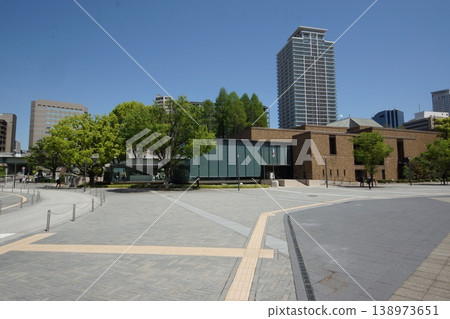 Nakanoshima Park, in front of Naniwabashi Station 138973651