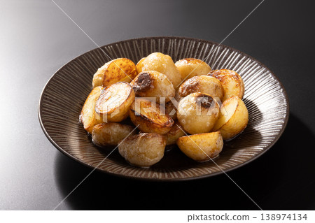 Deep-fried new potatoes Deep-fried new potatoes 138974134