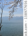 Cherry blossoms and lakes 138977656
