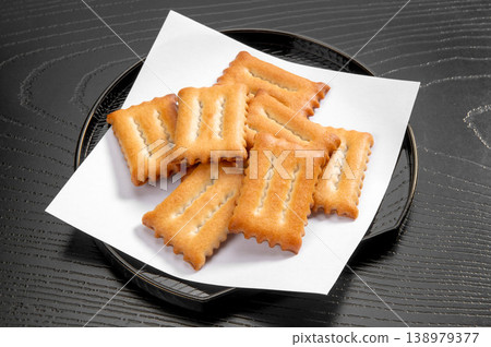 日式甜點:白子三明治 日式甜點:白子三明治 138979377
