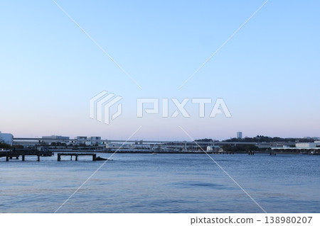 The factories of the Negishi industrial complex bathed in the setting sun - evening view 138980207