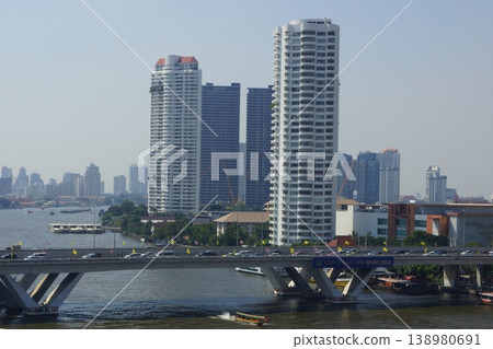泰國曼谷湄南河沿岸的高樓 138980691