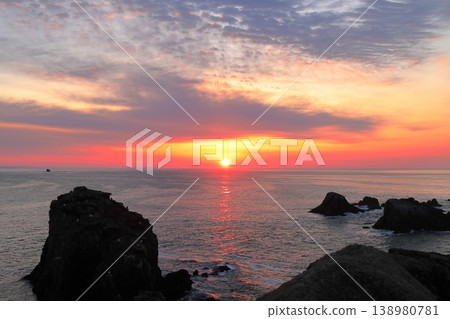 北海道 Kiritappu 岬的日出,四月 北海道 Kiritappu 岬的日出,四月 138980781